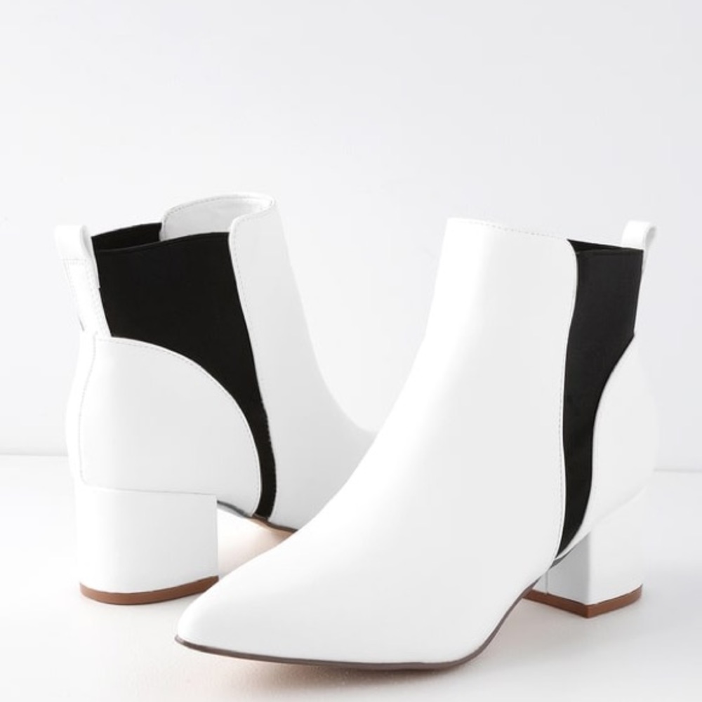 NEW Lulu’s Qupid WHITE POINTED TOE ANKLE BOOTIES